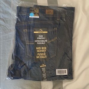 Brand new with tags mid rise skinny jeans